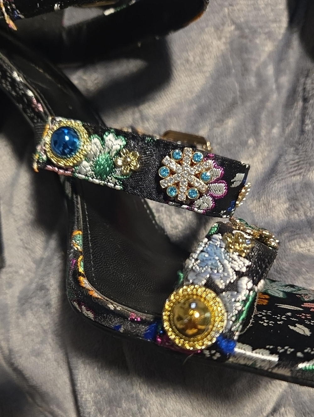 Azalea Wang-Base Embellished Gladiator Sandal In Blavk-Size 7.5 - Picture 14 of 16